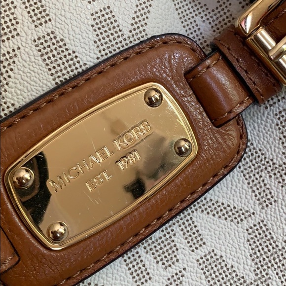 Authentic Michael Kors Hamilton logo Satchel Bag. - Picture 2 of 5